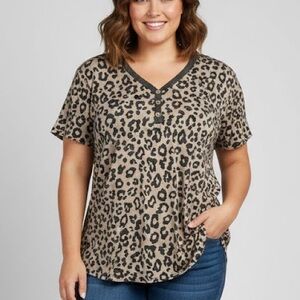 SWEET LOVELY By Jen NWOT Leopard Print V-Neck Top